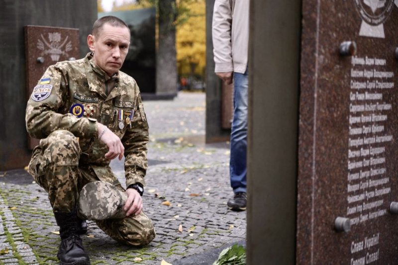 ❤️?У Дніпрі вшанували полеглих захисників та захисниць України на честь свята