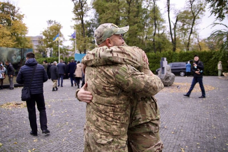 ❤️?У Дніпрі вшанували полеглих захисників та захисниць України на честь свята