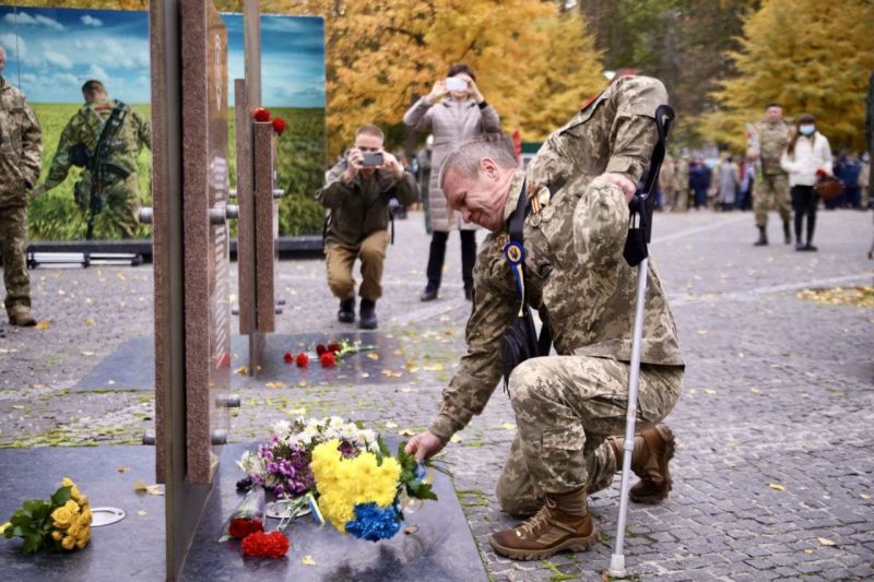 ❤️?У Дніпрі вшанували полеглих захисників та захисниць України на честь свята