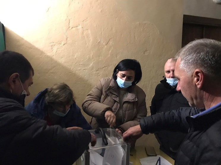 Вимагав хабарі, не ходив на роботу та не виконував своїх обов‘язків: бездіяльного голову ОТГ звільнили Вимагав хабарі, не ходив на роботу та не виконував своїх обов‘язків: бездіяльного голову ОТГ звільнили