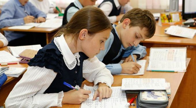 ❗️Мерія Дніпра закликає батьків залишити дітей удома та зберігати спокій.