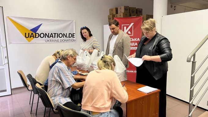 Продуктові набори сформували завдяки  німецькому фонду «Ukraine Donation»