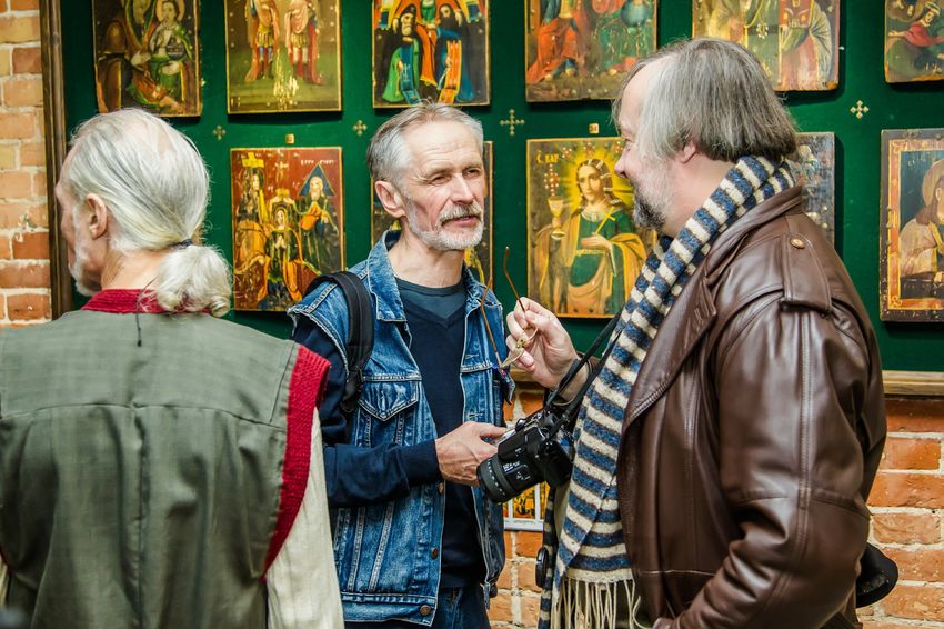 В Днепре открылась выставка иконописи