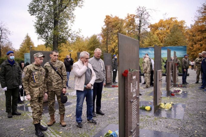 ❤️‍?У Дніпрі вшанували полеглих захисників та захисниць України на честь свята