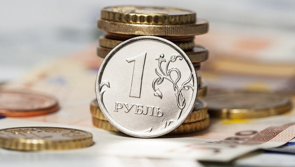 Заборонили рубль: українські банки не будуть приймати російську валюту