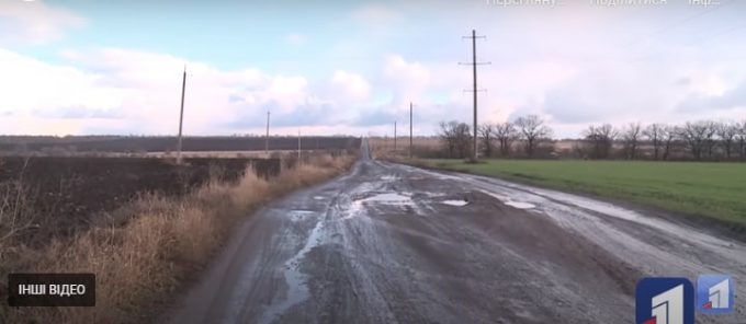 Дорога смерті: через погану дорогу швидкі не встигають довозити пацієнтів до лікарні
