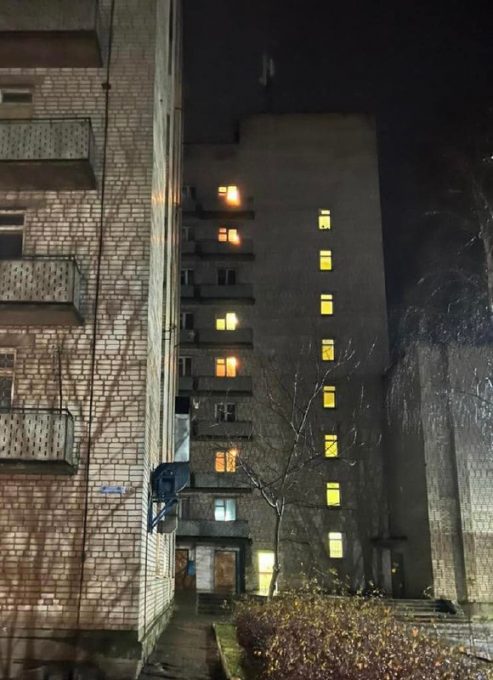 Тиждень жили без світла, води та готували їжу на відкритому вогні 305 мешканців гуртожитку «Кропоткіна-14» у Жовтих Водах