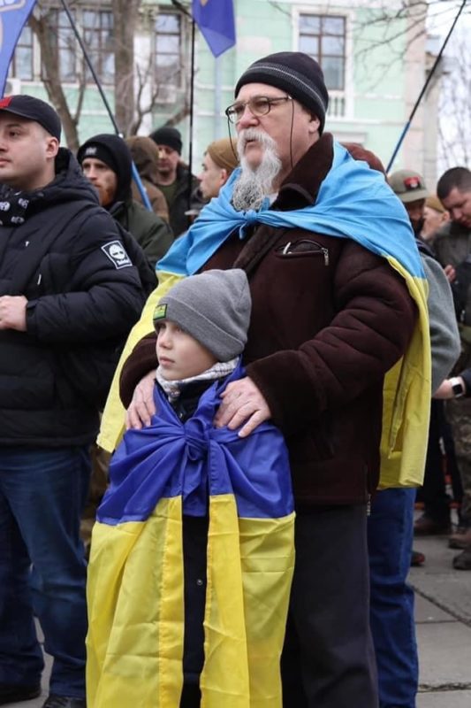«Марш Єдності»: на знак консолідації нації, демонстрації готовності  Дніпра  до його оборони. 