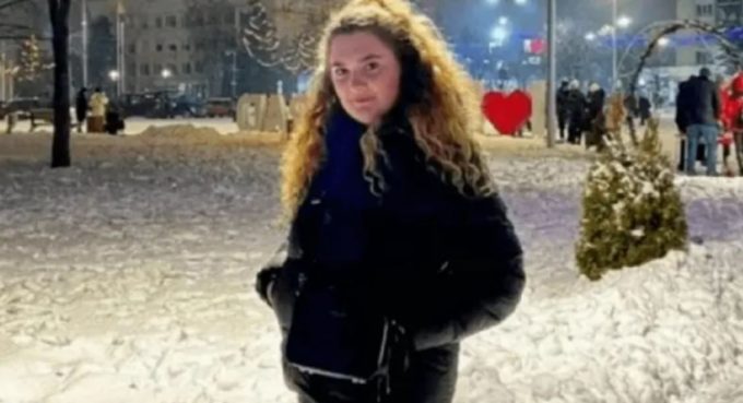 Далекобійники знайшли в кюветі: дівчина вижила.  