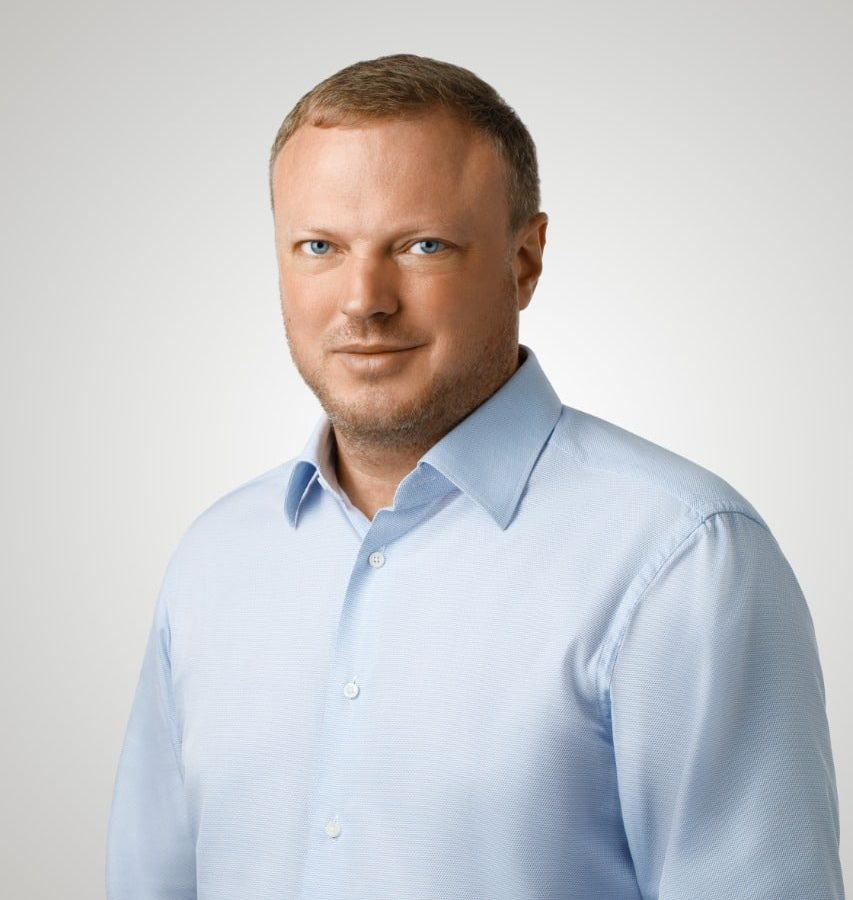 Від "Слуги" пішов перший номер