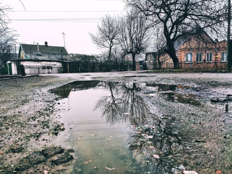 Замість асфальту багнюка 