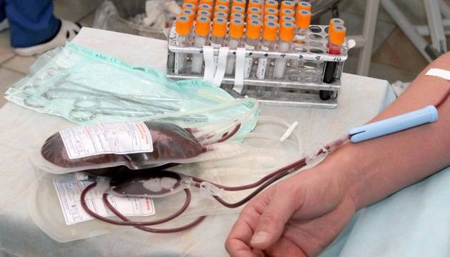 Медики Дніпра просять містян здавати кров, яка може знадобитися нашим військовим та цивільним громадянам.