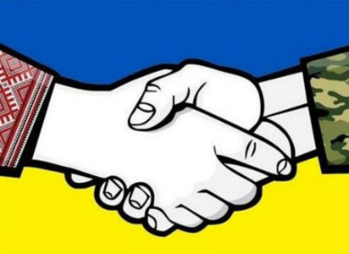 У Дніпрі збирають допомогу для військових та переселенців: що потрібно