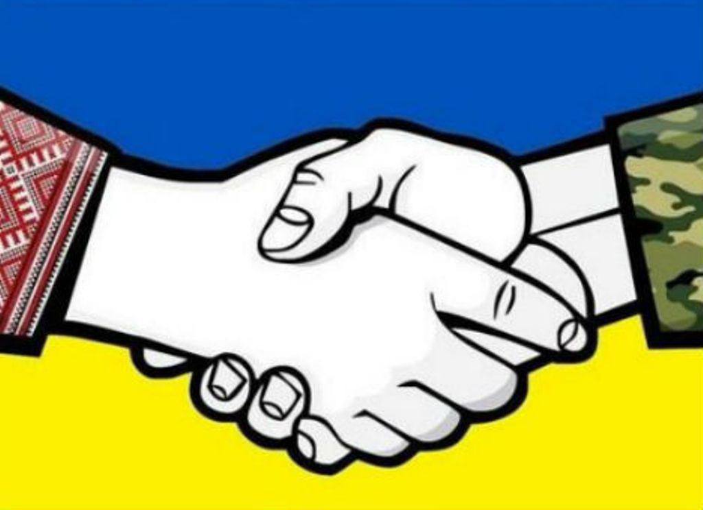 У Дніпрі збирають допомогу для військових та переселенців: що потрібно