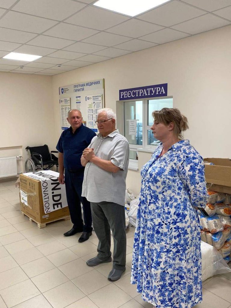 До Дня медичного працівника,  волонтери БО "Благодійний фонд "Крила Братерства" відвідали Центр Первинної медико-санітарної допомоги  Сурсько-Литовської громади Дніпровського району. 
