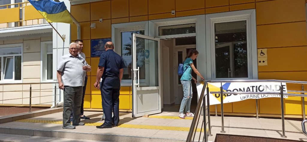 До Дня медичного працівника,  волонтери БО "Благодійний фонд "Крила Братерства" відвідали Центр Первинної медико-санітарної допомоги  Сурсько-Литовської громади Дніпровського району. 