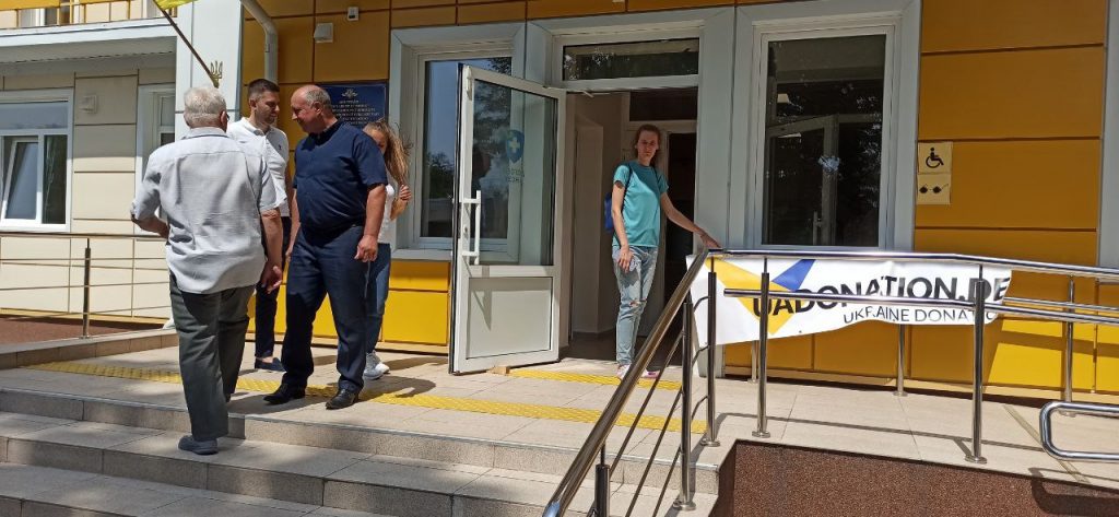 До Дня медичного працівника,  волонтери БО "Благодійний фонд "Крила Братерства" відвідали Центр Первинної медико-санітарної допомоги  Сурсько-Литовської громади Дніпровського району. 