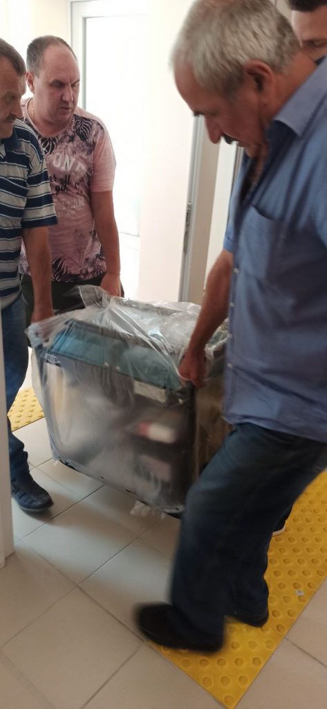 До Дня медичного працівника,  волонтери БО "Благодійний фонд "Крила Братерства" відвідали Центр Первинної медико-санітарної допомоги  Сурсько-Литовської громади Дніпровського району. 