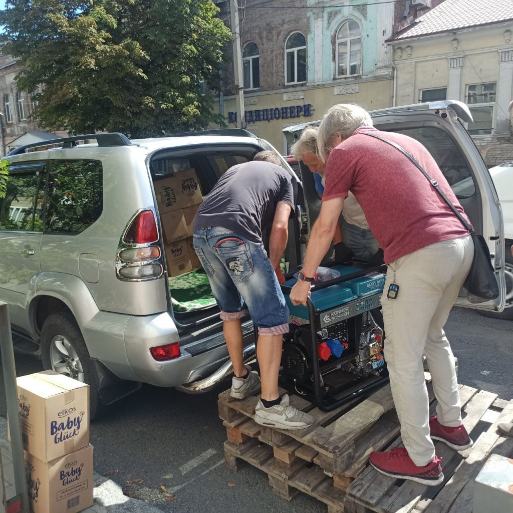 Благодійний фонд "Крила братерства"за допомоги  німецького фонду Ukraine Donation e.V., разом із Фонд Олександра Вілкула «Українська перспектива»,  передали  допомогу до найбільшогг дошкільного навчального закладу  №3 "Малятко" у  П’ятихатках. 