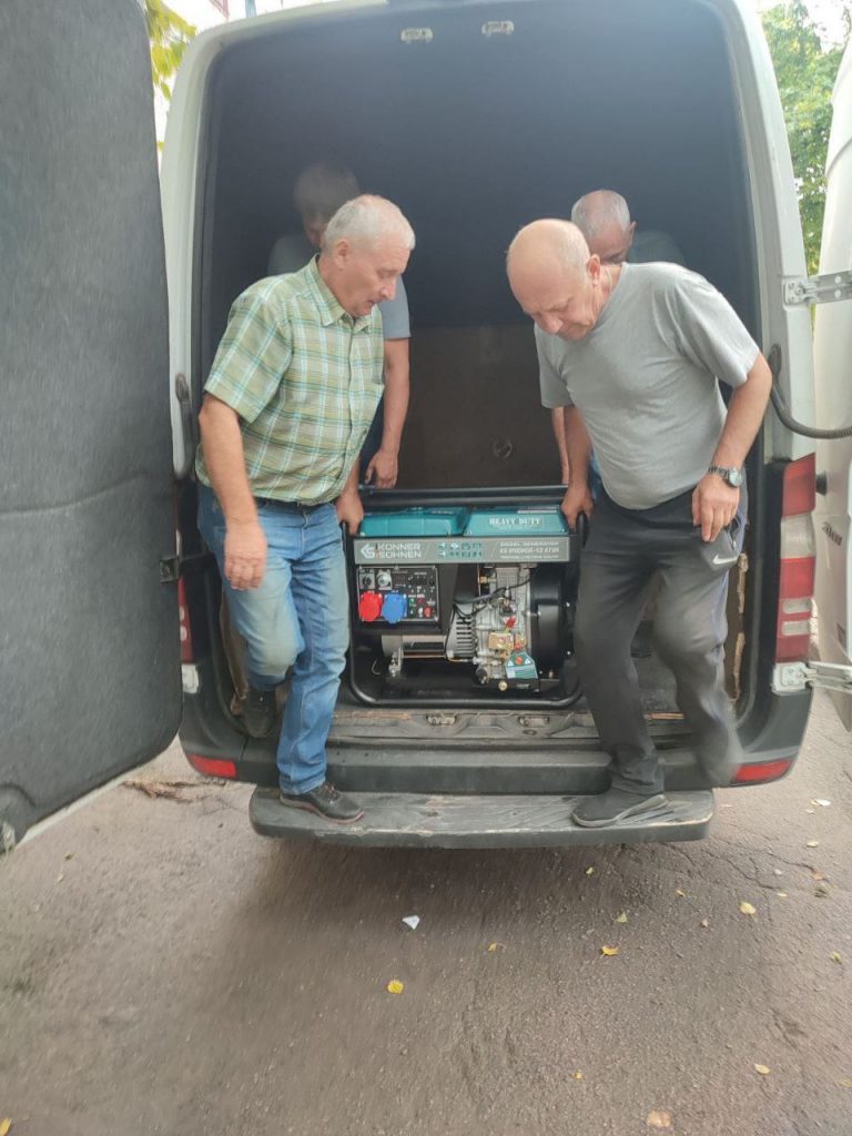 Чергова партія допомоги поїхала до дитячих закладів міста Покров: "ЛІЦЕЙ N°9" та "Малому груповому будинку "НАДІЯ".