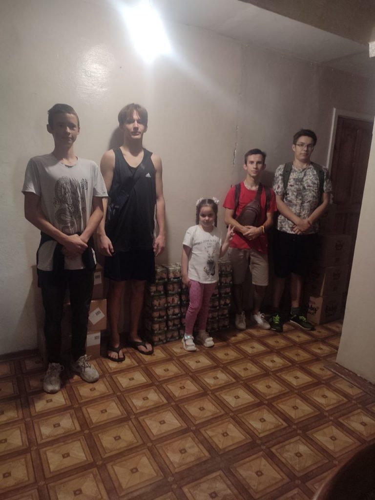 Чергова партія допомоги поїхала до дитячих закладів міста Покров: "ЛІЦЕЙ N°9" та "Малому груповому будинку "НАДІЯ".