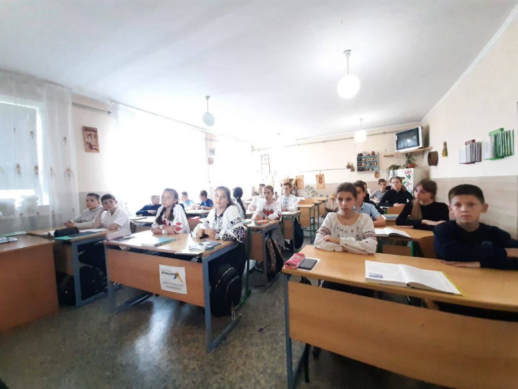 Наша мета - забезпечити щасливе дитинство, бо щасливі діти - це обіцянка майбутнього!