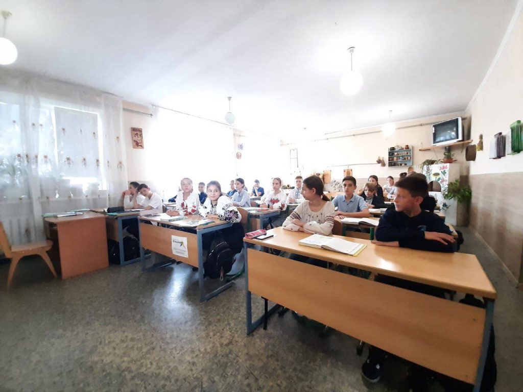 Наша мета - забезпечити щасливе дитинство, бо щасливі діти - це обіцянка майбутнього!