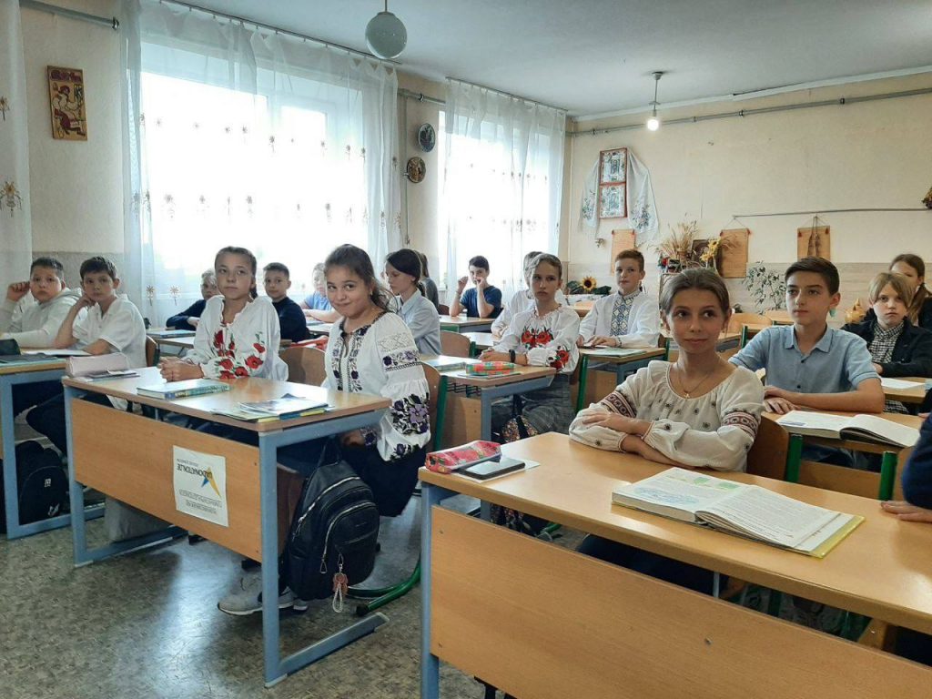 Наша мета - забезпечити щасливе дитинство, бо щасливі діти - це обіцянка майбутнього!