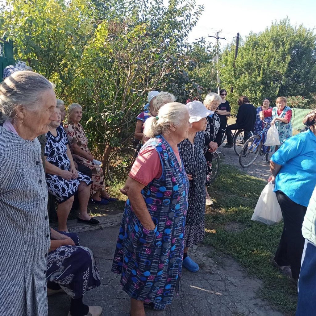 Надважливо, надавати  допомогу  тим, хто її потребує нагально.