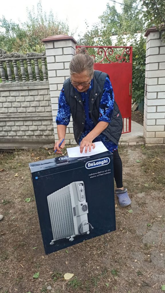 Передали обігрівачі тим, хто залишився без підтримки рідних