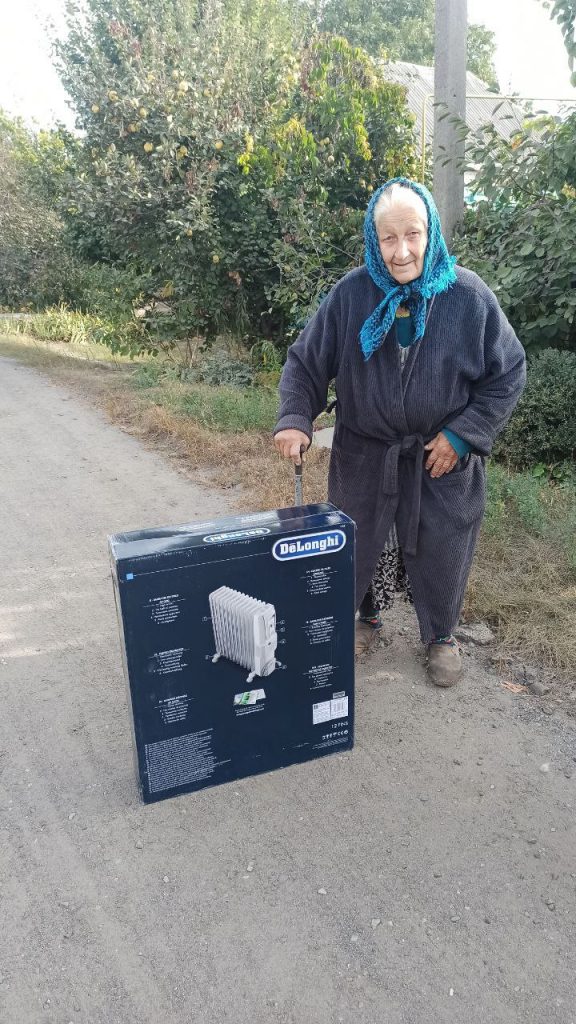 Передали обігрівачі тим, хто залишився без підтримки рідних