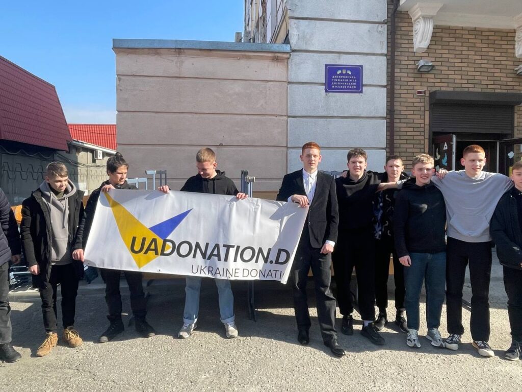 Щиро вдячні Aventinus-Gymnasium та Ukraine Donation e.V. за можливість доставити меблі в школу №79  у м. Дніпро! 