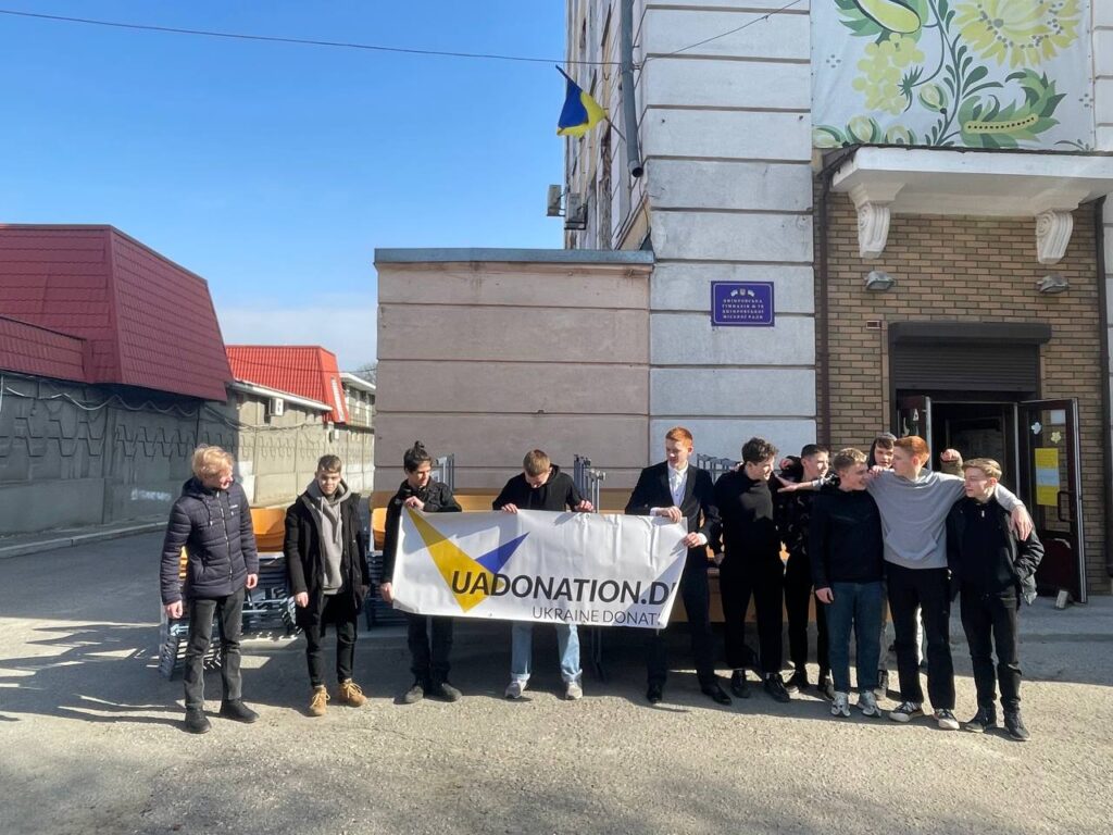 Щиро вдячні Aventinus-Gymnasium та Ukraine Donation e.V. за можливість доставити меблі в школу №79  у м. Дніпро! 