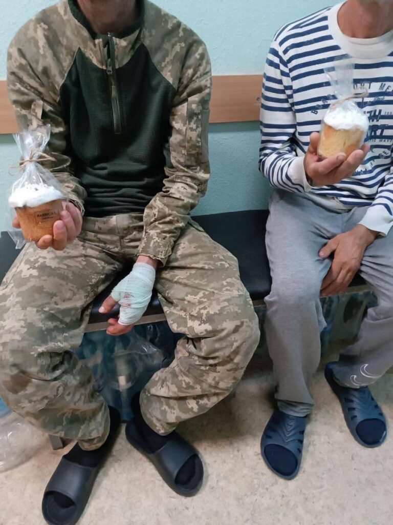 Напередодні Великодня разом з волонтерами Марина Гацко привітали наших захисників, що проходять лікування та реабілітацію у Міська клінічна лікарня 6 м.Дніпра